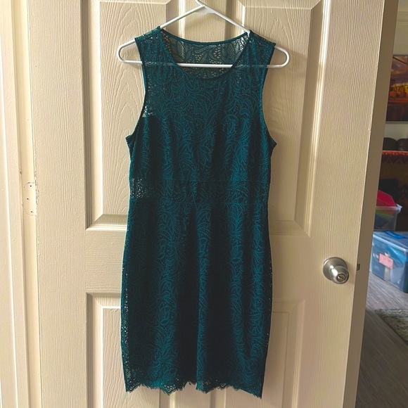 EXPRESS teal sleeveless lace overlay cutout dress - Picture 4 of 11